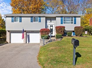 544 Springwood Dr, Verona, PA