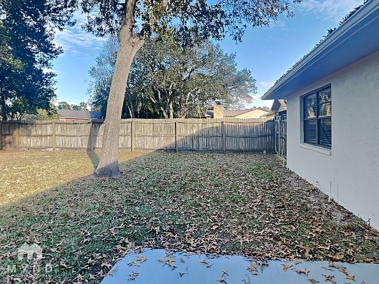 10327 Lansfield St — Photo 32