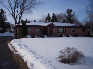 W227N3961 Lone Tree Ln, Pewaukee, WI 53072