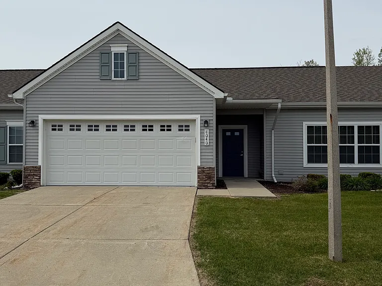 4040 Palomino Dr #4040 — Photo 1