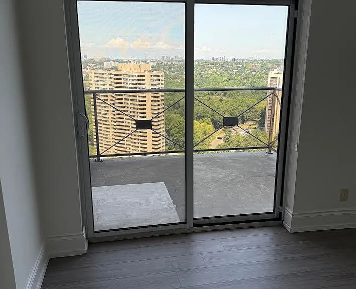 133 Wynford Dr #Penthouse 301 — Photo 2