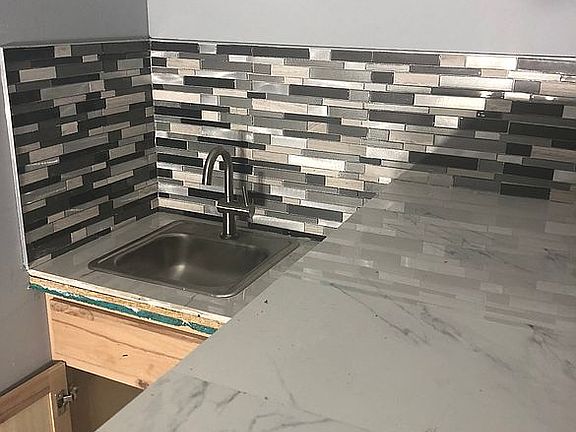 4th image of 730 Schofield Ave