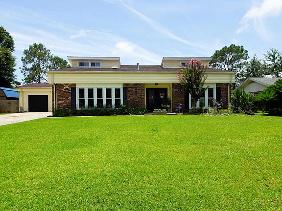 3rd image of 30 Cinderella Ln NW