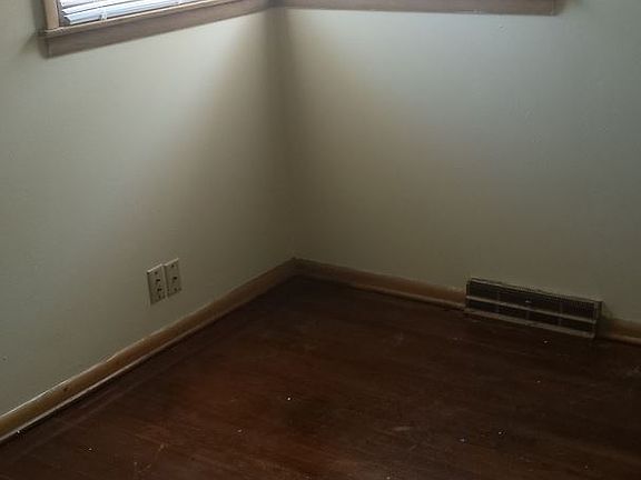 5th image of 4684-86 N 52nd Street Owner Terminated #3617018