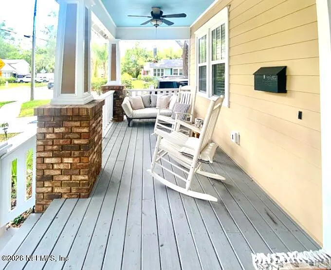 1592 Glendale St — Photo 3