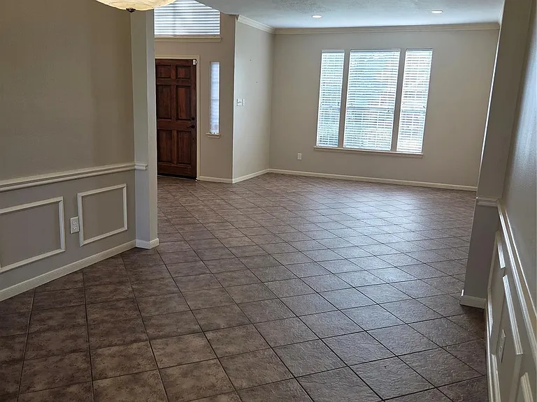 231 Needleleaf Ln — Photo 2