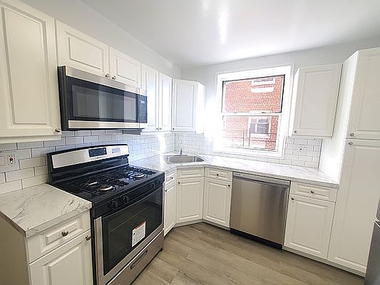 2nd image of 385 E 16th St APT 4E
