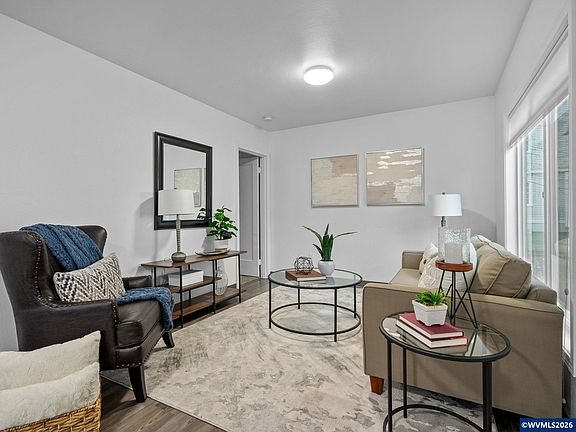 5th image of 180 Eaton St