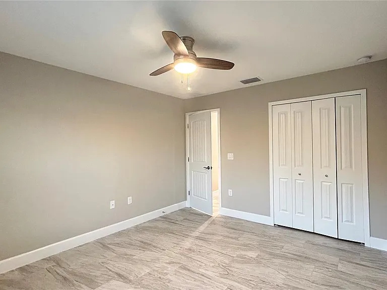 3255 Thurston Ave — Photo 11
