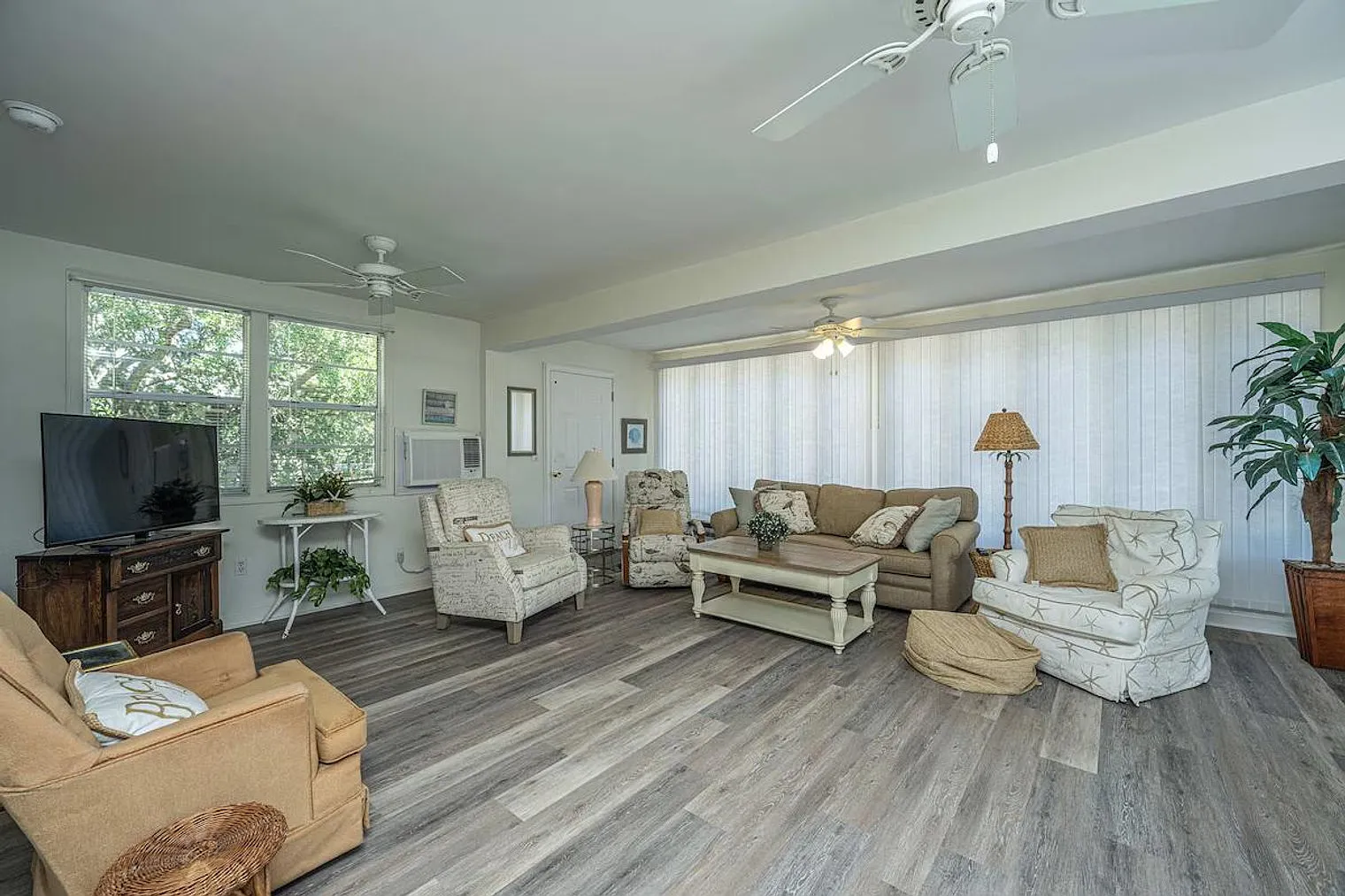 1 bed, 1.0 bath, $9,883 — Photo 3
