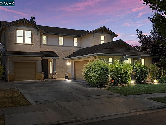3rd image of 1117 Van Gogh Ln