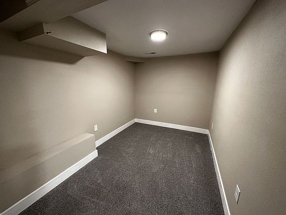 4th image of 224 SW 6th St #4429fc3b1