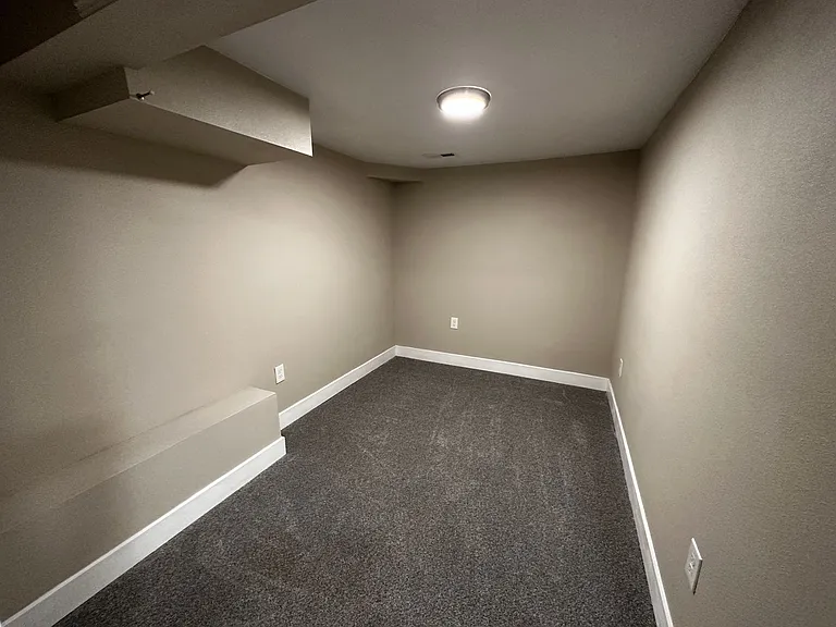 224 SW 6th St — Photo 4