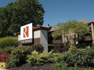8808 W 102nd Pl APT 4, Overland Park, KS 66212