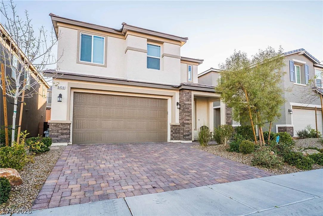 4 bed, 2.5 bath, 2328 sqft, $2,695 — Photo 2