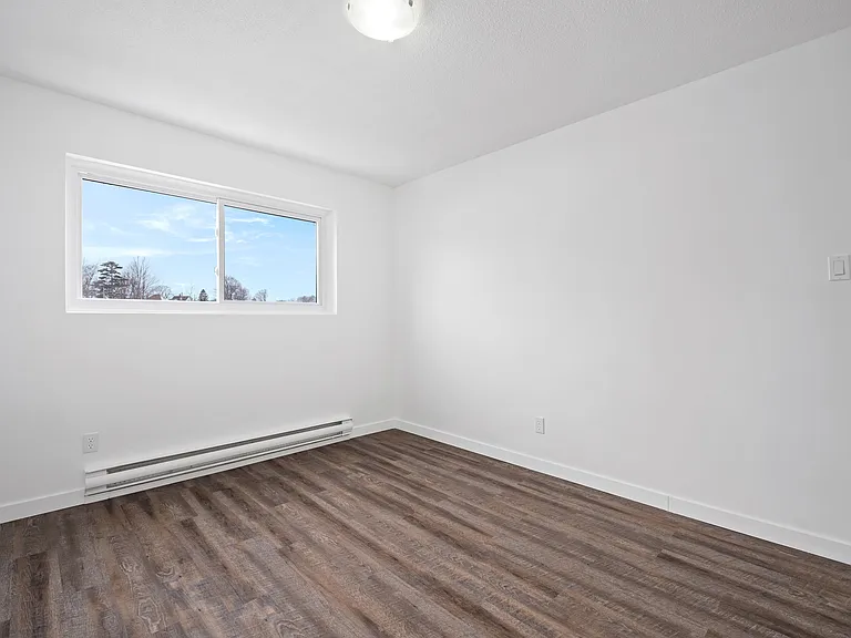 94 Beck St — Photo 16