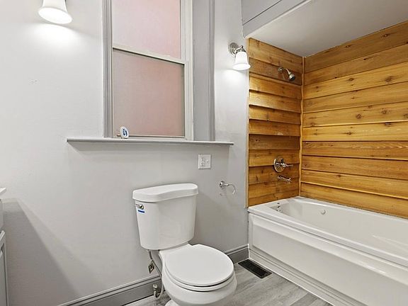3rd image of 2847 Chippewa St Floor 1
