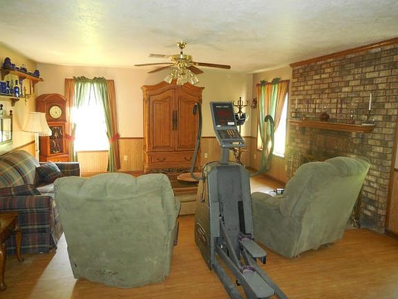 4th image of 310 Brittney Ln