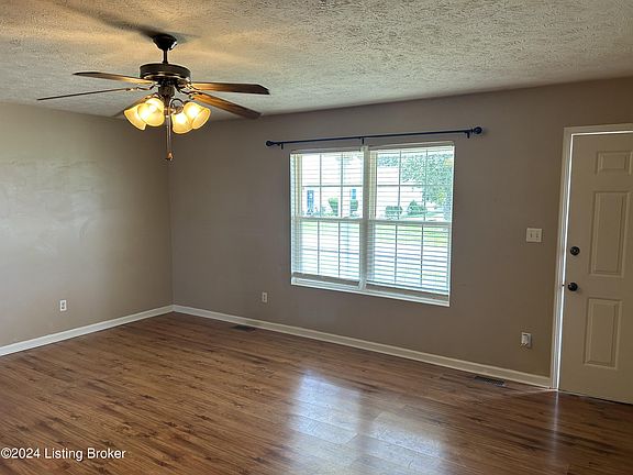 3rd image of 219 Chambliss Dr