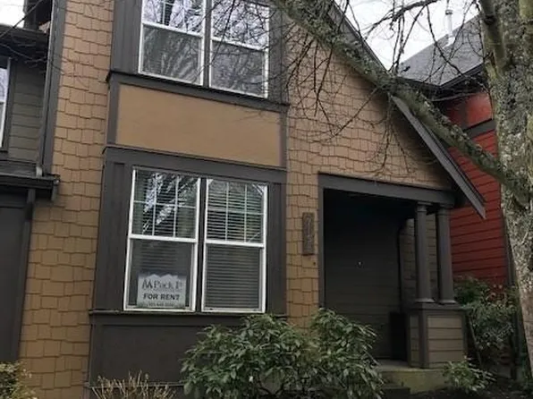 7158 NE Stonewater St, Hillsboro, OR 97124