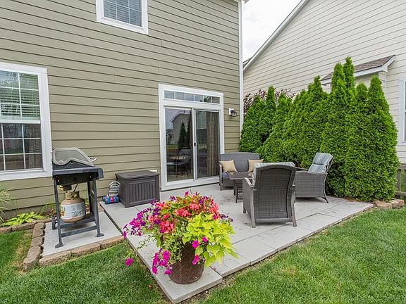 3rd image of 8734 Carver Dr