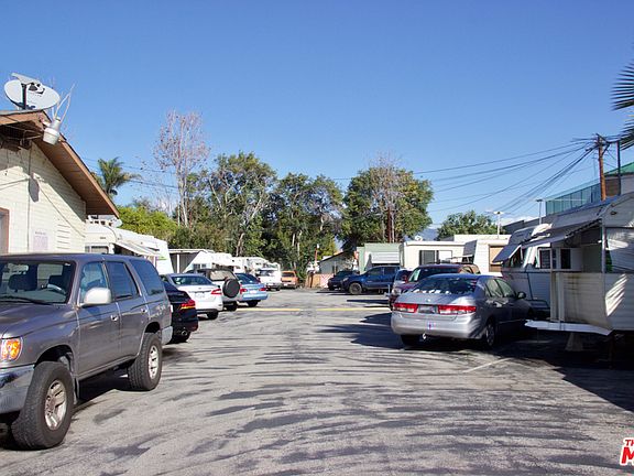 5th image of 9559 Garvey Ave