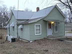 1st image of 1221 W Waldo Ave