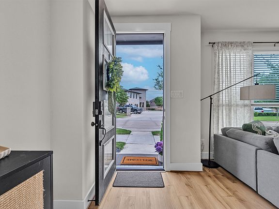 5th image of 7549 Reis Ln