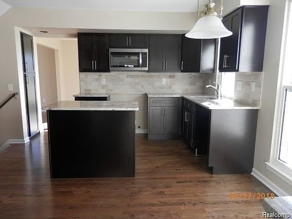5th image of 2572 W Bloomfield Oaks Dr