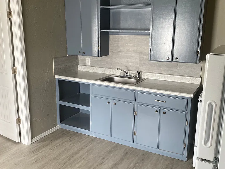 223 N Main St — Photo 8