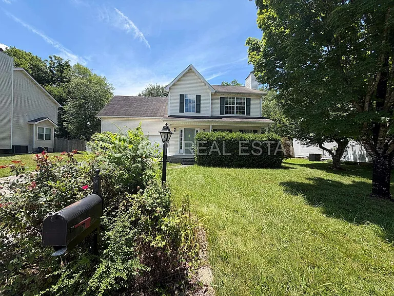 6919 Yellow Oak Ln — Photo 1
