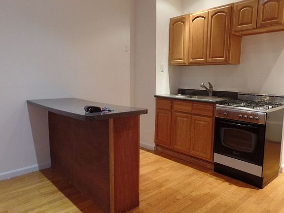 2nd image of 159 Eastern Pkwy APT 4G