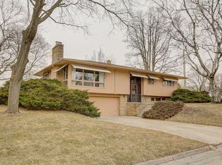 221 Wisconsin St, Sheboygan Falls, WI 53085