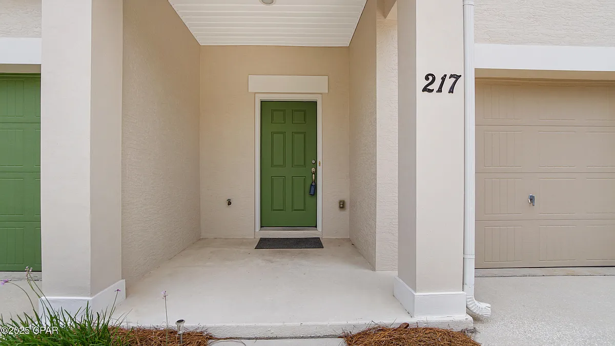 Building Photo - 217 Sand Oak Blvd