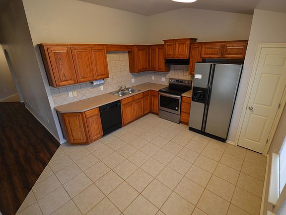 2nd image of 2409 Wheatland Pl