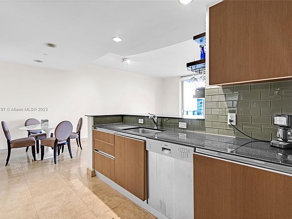4th image of 1060 Brickell Ave APT 3905