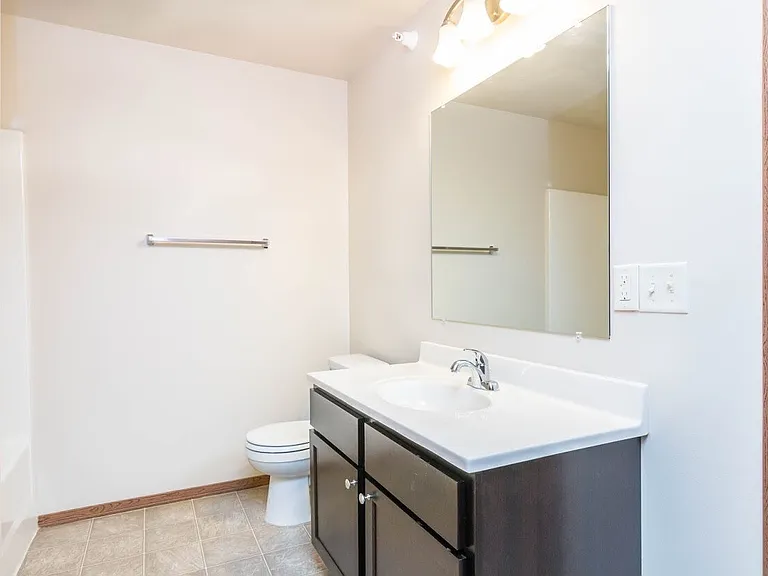 Dakota Pointe — Photo 21