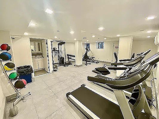 5th image of 171 Linden Blvd #C