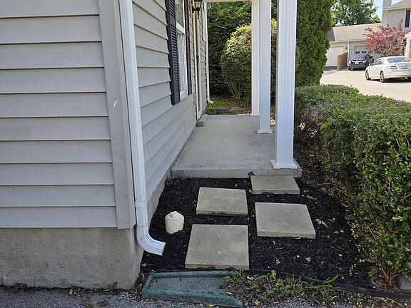 Steps to the porch