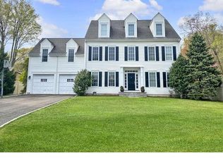 10 Riverbank Ct, New Canaan, CT 06840