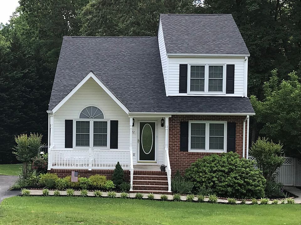 1st image of 122 Whispering Pines Ct