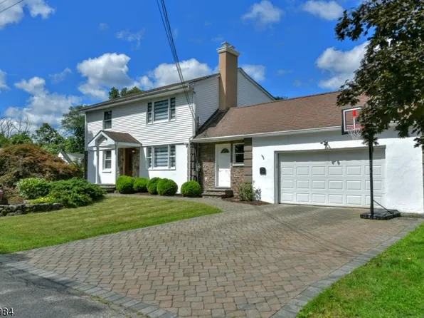 15 Lakeside Ave, Bloomingdale Boro, NJ 07403