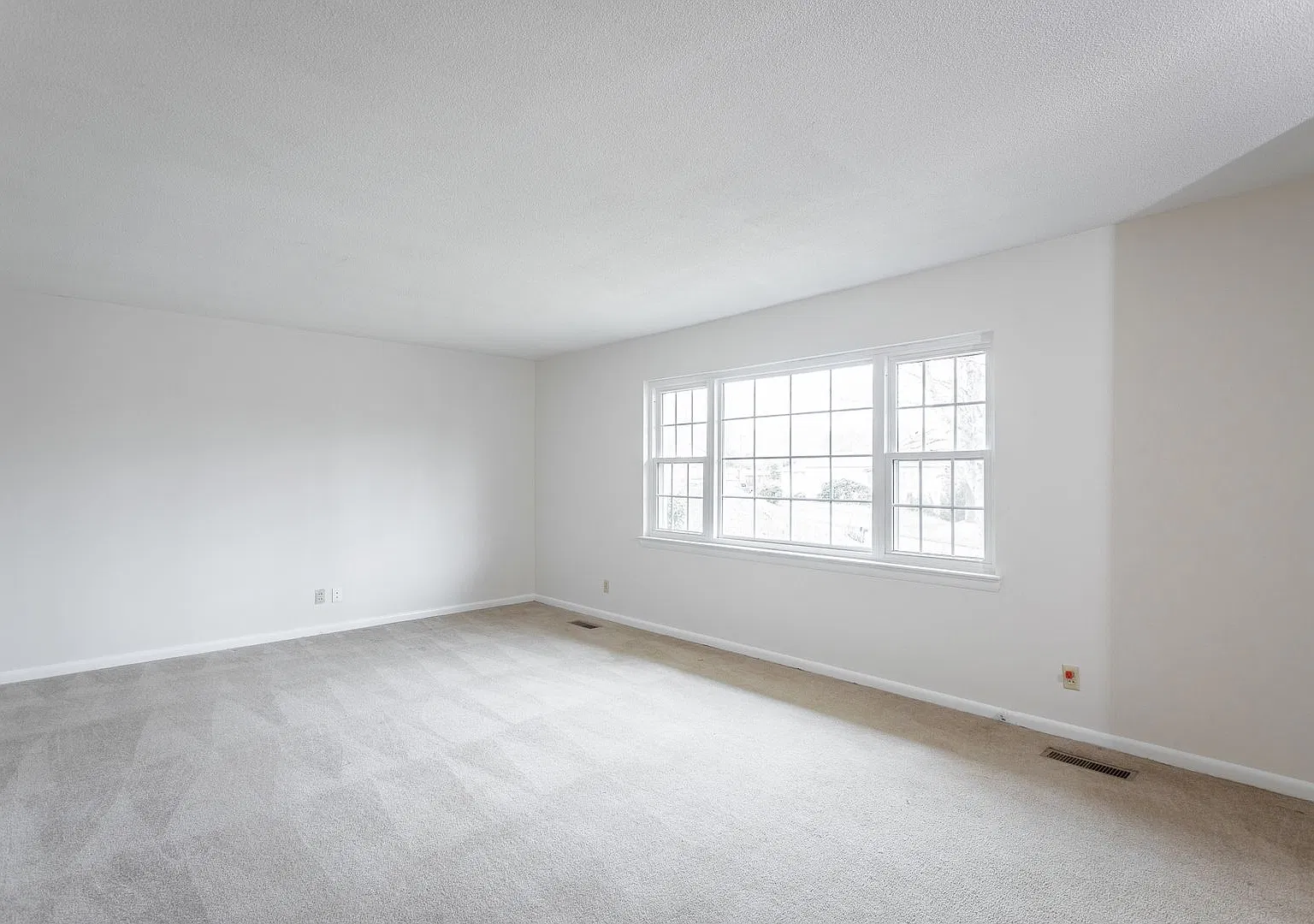 3 Bedroom Home in East Brainerd | Fenced Backyard & Attached Garage — Photo 4