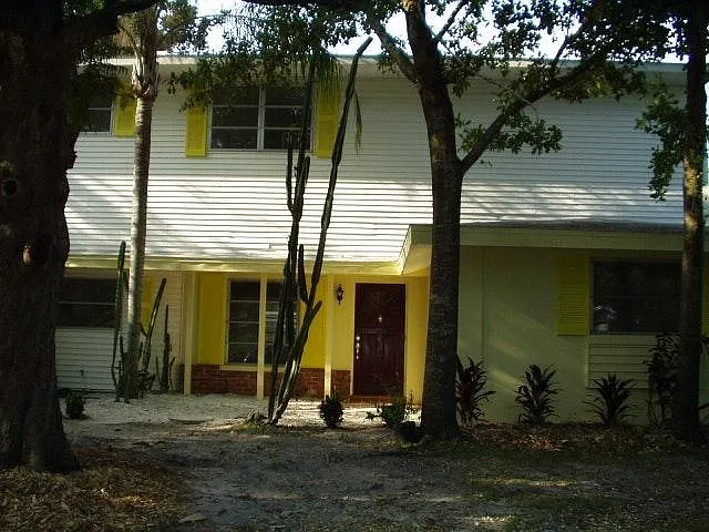 3 bed, 1.5 bath, 1450 sqft, $2,200 — Photo 3