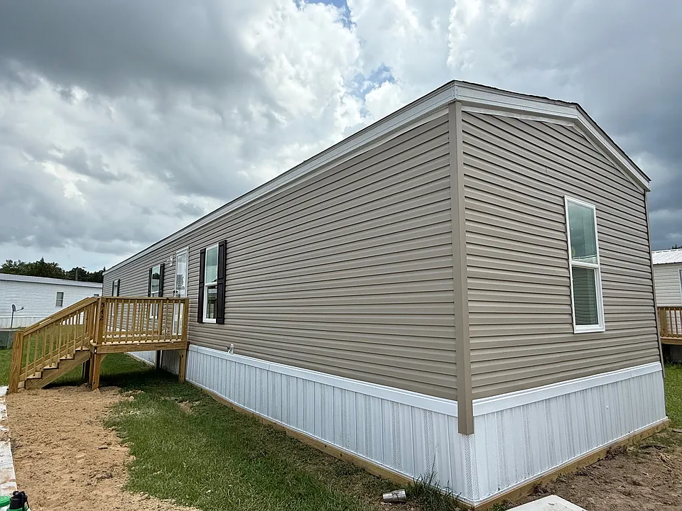 542 Canterbury Ct