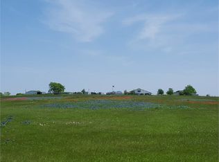 133 Private Road 820, Lott, TX 76656