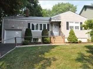 169 Grove Ter, Livingston, NJ 07039