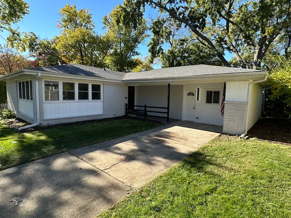 326 Indian Dr, Glen Ellyn, IL 60137