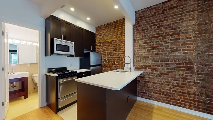 Rented by Bond New York | media 14