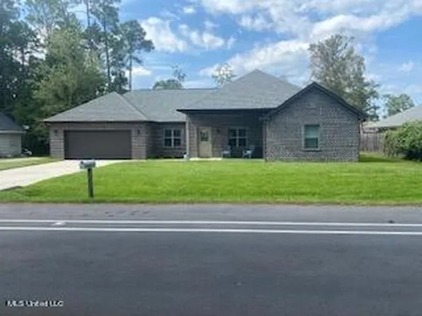 73630 Diamondhead Dr N, Diamondhead, MS 39525